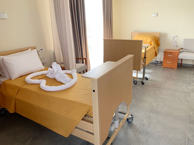 Home Care Bed vs Hospital Bed: What's the Difference?