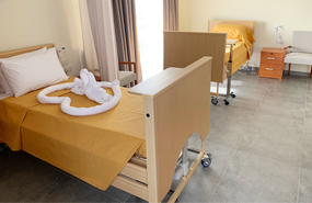 Home Care Bed vs Hospital Bed: What's the Difference?